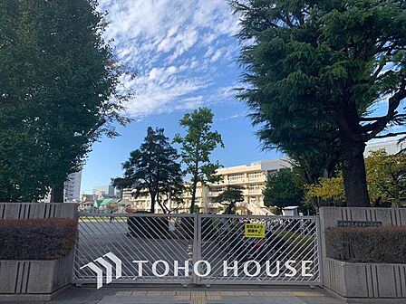 府中市立府中第一小学校 距離約600m