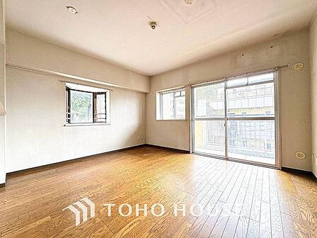 リビングがつなぐ、心と空間。家族が共に過ごす理想の場所がここにあります。