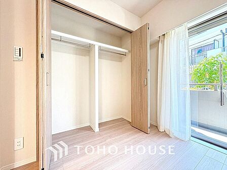 お子様のおもちゃやゴルフバック等、大きなお荷物をお持ちの方や、お荷物が多い方でも安心のスペースです。