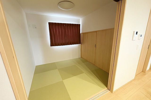 室内 富山市呉羽町