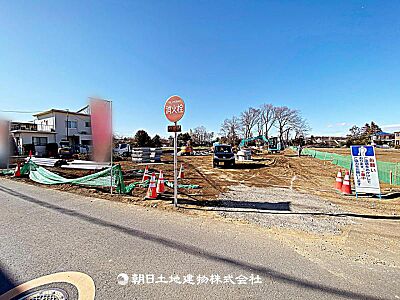 外観：全15区画、敷地は33坪超で前面道路5m以上あるため、開放感があります。