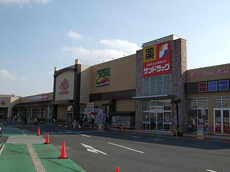 スーパーアルプス 入間下藤沢店?まで徒歩9分720m!毎日の買い物がしやすく、暮らしやすさを実感できる立地です。