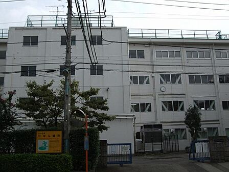 小平市立花小金井南中学校まで徒歩6分403m!通学施設が徒歩圏内で、お子様の通学も安心の立地です。