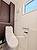 トイレ：【トイレ】シャワートイレ付きのトイレです。快適性に配慮した設備で、毎日の使用を気持ちよくサポートします。