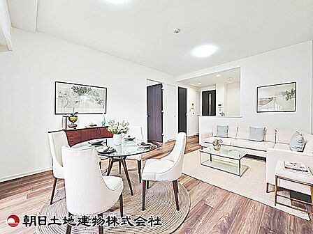 【リビング】無駄を省いたリビング空間です。必要な家具を配置しても圧迫感が出にくく、すっきりと暮らせます。(家具等はCG加工です)