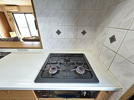 三口コンロで複数の料理を同時に調理でき、調理効率と家事効率が向上します♪