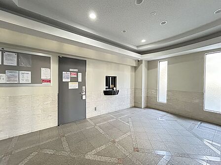 管理人室がロビーにあるため何かと安心です♪