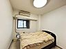 室内：各洋室はシンプルで家具の配置がしやすい明るいお部屋です♪