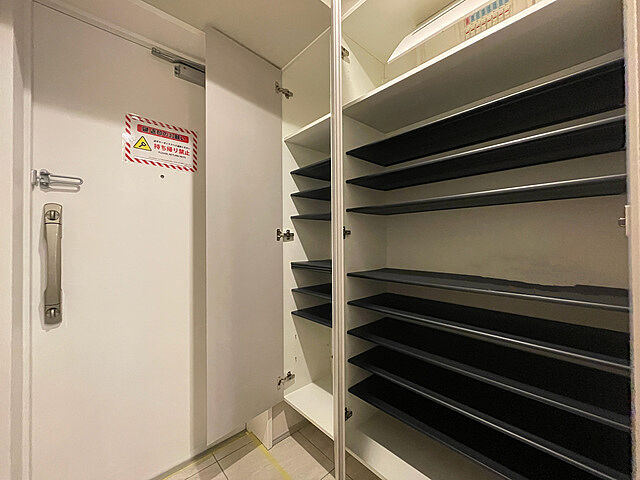 玄関 ファミール日本橋ブルー・クレール 4階/-