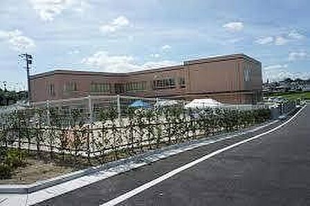 日進市立米野木台西保育園指定管理者制度が導入された公立園です。公立保育園の機能を持ち、民間保育園の特色を加えながら、子ども、行政、地域、保護者の皆様との信頼関係を大切にして運営を行います。 1350m