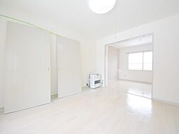 ティファニーZ 4階1DKのリビング/ダイニング