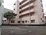 外観：別借りですが次ぐ近くに月極駐車場があります。