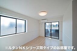 イーストブルー　II 101 1階1LDKのリビング/ダイニング