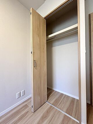 衣類も小物もス...