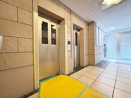 エレベーター2基あり、朝の通勤・通学時間帯や帰宅ラッシュ時でも安心です。