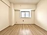 洋室：◎明るい光が差し込む、心地よいお部屋