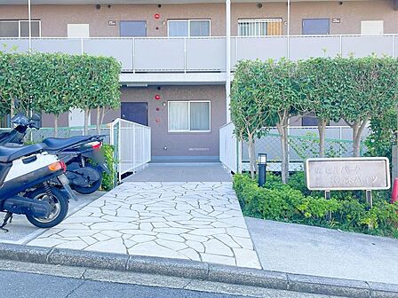 エレベーターはございませんが、エントランス階が3・4階となります
