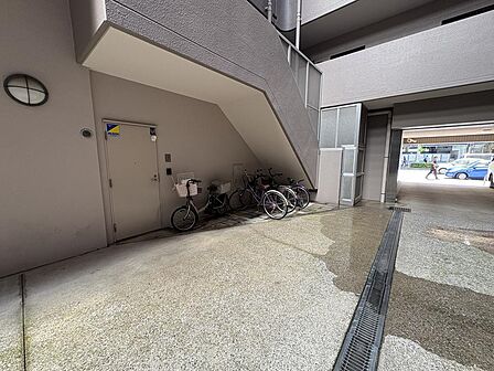 ◎敷地内に駐輪場・バイク置場あり♪
