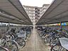 周辺：駐輪場もきちんと整備され、安心して停められます