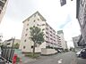外観：南西向きで陽当たり良好◎専用トランクルーム付きで荷物の多い方も安心です♪