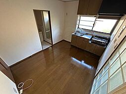 近鉄けいはんな線 学研奈良登美ヶ丘駅 バス8分 乾谷下車 徒歩5分の賃貸アパート 1階3DKのリビング/ダイニング