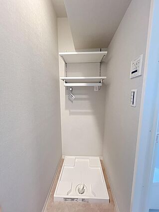 可動棚付きの洗...