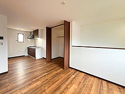 TJ曽屋 2階1LDKのリビング/ダイニング