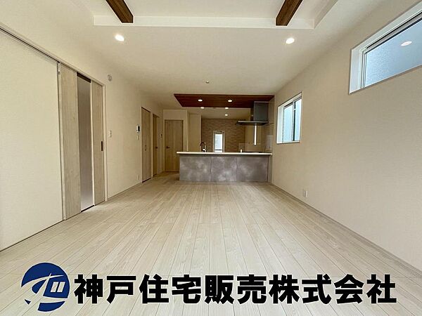 リビング/ダイニングを拡大表示