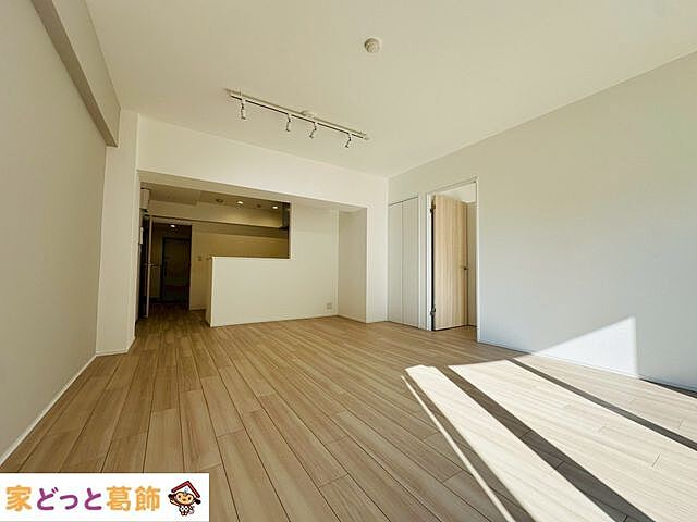 リビング/ダイニング 松戸市新松戸6丁目