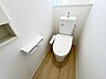 トイレ：オート開閉のフタなので、手を触れず清潔・快適なトイレです！