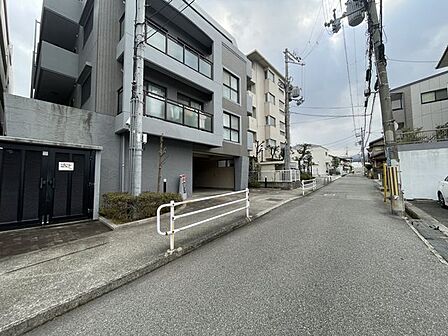写真だけではわからない採光・広さ・周辺環境の実感は、実際に足を運んでみることが一番です。ご見学はいつでもご予約いただけます