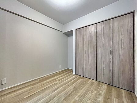 住まい選びは、価格や立地だけでなく、将来の暮らし方まで含めて考えることが大切です。今の段階で気になっていることを、まずスタッフに話してみてください