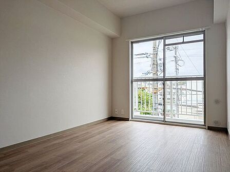 住まい探しで後悔しないためのポイントをスタッフがお伝えします。検討中の方もそうでない方も、まずは一度お話を聞かせてください