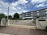 周辺：宝塚市立すみれガ丘小学校 徒歩13分。 1040m