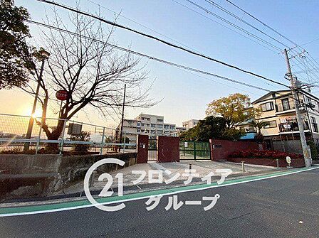 西宮市立段上西小学校 徒歩17分。 1300m
