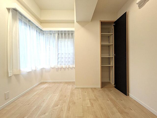 洋室 パーク・ノヴァ池袋・要町 1階/105号室