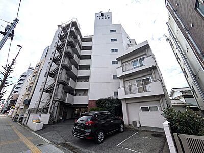外観:東武東上線「ときわ台」駅徒歩約9分。2駅利用可能のエリアに佇むマンション。商業施設充実で利便性◎ 外観:東武東上線「ときわ台」駅徒歩約9分。2駅利用可能のエリアに佇むマンション。商業施設充実で利便性◎
