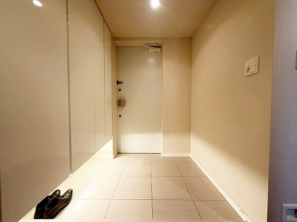 玄関を拡大表示