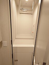 バトラースペース（室内からゴミ出しや、宅配やクリーニングの受け取りサービスなどが受けられます）