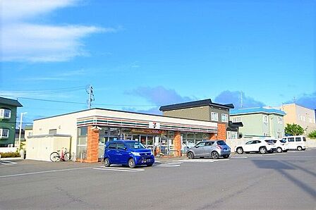 セブン-イレブン 札幌美しが丘3条店 260m