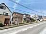 外観：北東側道路は歩道を含んで約12.0m