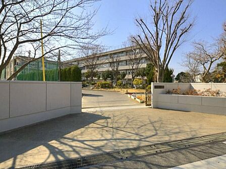 蕨市立第二中学校(760m)