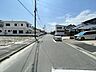 外観：幅員約7mの前面道路です。普通車が余裕を持ってすれ違うことの出来る道幅です。もちろん、大型車も余裕を持って通行出来ます。