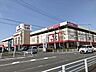 周辺：ヨシヅヤJR蟹江駅前店 営業時間9：00〜21：00　ヨシヅヤ初のエコストア。店内、外の案内表示を、大きくわかりやすくし、お年寄りやお身体の不自由な方、乳児連れのお客様にやさしい店作り。 1420m