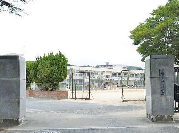 画像26:下関市立日新中学校(539m)