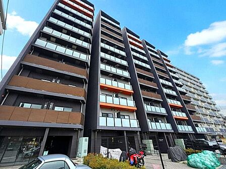 【外観】2019年築の中古マンション。建物の経年劣化が少なく、長く快適にお住まいいただけます。