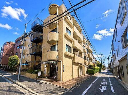 〜エクレール吉祥寺〜最上階・角住戸の開放感ある住まい。豊かな採光と心地よい通風、独立性の高さが魅力の住空間です。