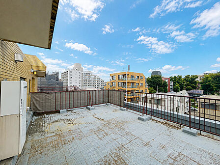 【Roof Balcony】〜リノベーション内容〜間取り変更・キッチン、トイレ、給湯器、パネルスイッチ、コンセント交換・カップボード・ダウンライト新設、壁新規塗装、フロアコーティング
