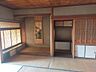 和室：座敷です。本格的な床があります。