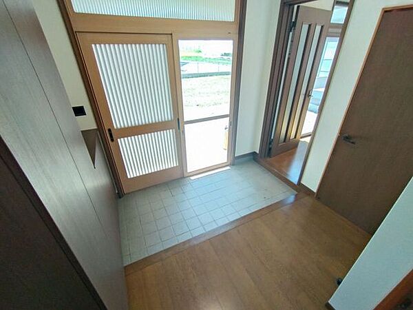 玄関を拡大表示